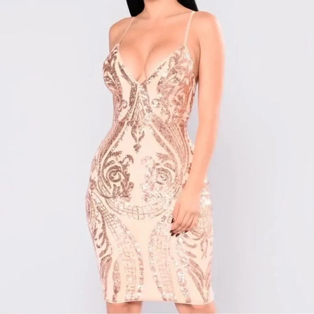 Fashion Nova Women's Rose Gold Neutral Sequin Deep V Mini Dress Size Medium
